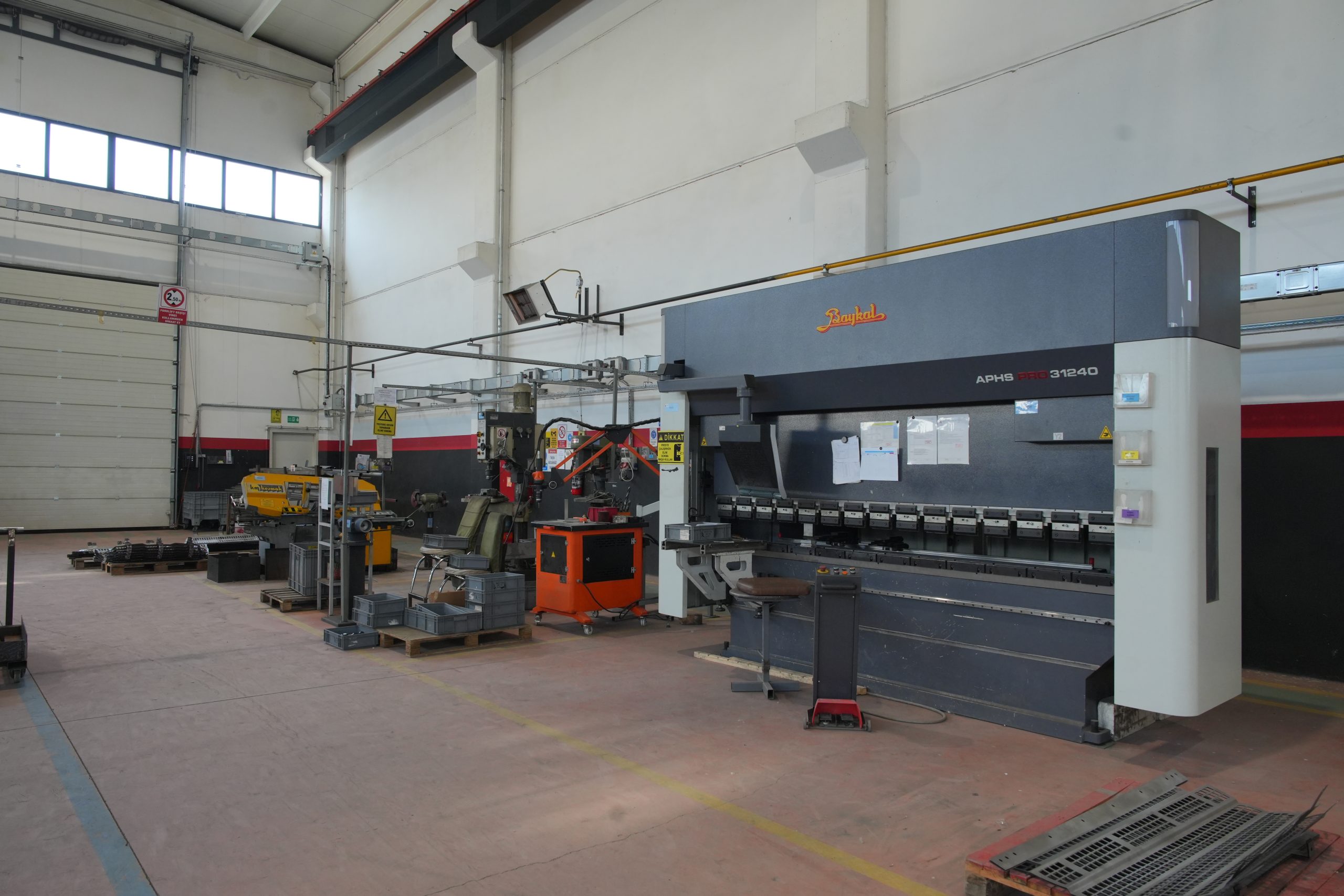Rubitek Metal üretim fabrikası ve abkant büküm alanı